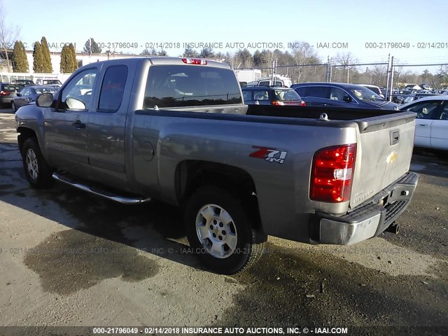 1GCRKSE71DZ104386 - 2013 CHEVROLET SILVERADO K1500 LT GRAY photo 3