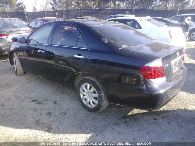 4T1BE32K05U004636 - 2005 TOYOTA CAMRY LE/XLE/SE შავი ფოტო 3