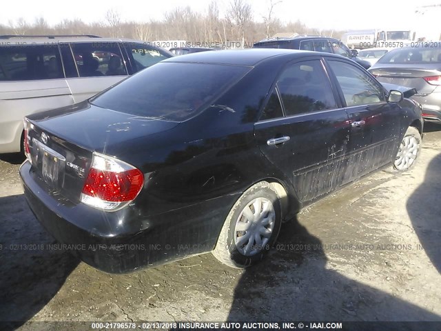 4T1BE32K05U004636 - 2005 TOYOTA CAMRY LE/XLE/SE შავი ფოტო 4