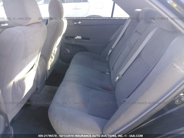 4T1BE32K05U004636 - 2005 TOYOTA CAMRY LE/XLE/SE შავი ფოტო 8