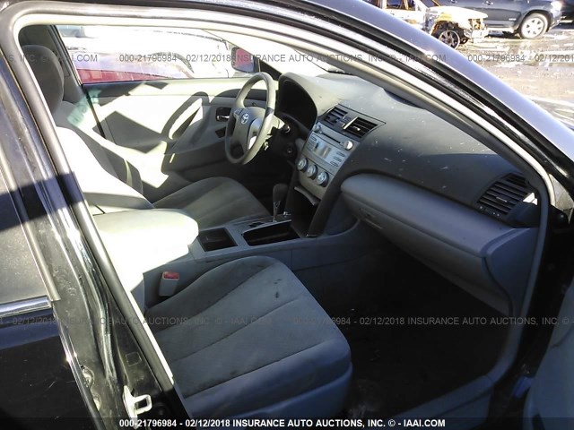 4T1BE46K69U884795 - 2009 TOYOTA CAMRY SE/LE/XLE BLACK photo 5