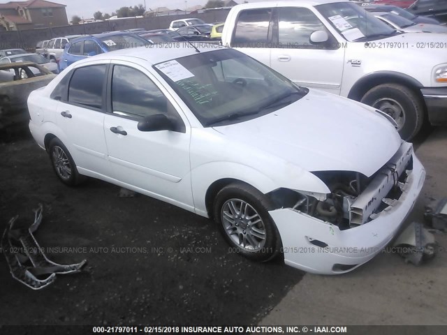 1FAFP34N77W267503 - 2007 FORD FOCUS ZX4/S/SE/SES 白色 照片 1