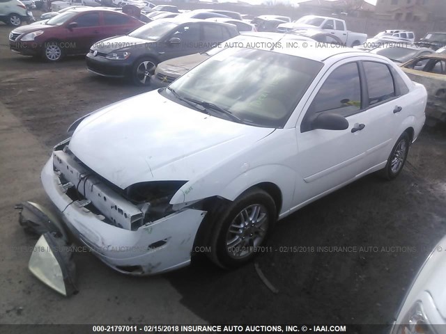 1FAFP34N77W267503 - 2007 FORD FOCUS ZX4/S/SE/SES WHITE photo 2