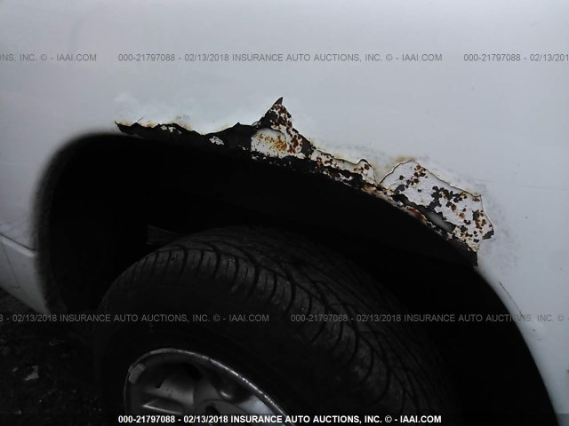 1B7GL22X0WS639729 - 1998 DODGE DAKOTA WHITE photo 6