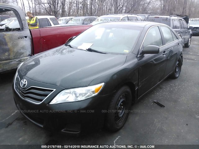 4T1BF3EK8BU612487 - 2011 TOYOTA CAMRY SE/LE/XLE Зеленый фото 2