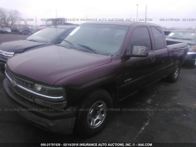 2GCEC19V321118083 - 2002 CHEVROLET SILVERADO C1500 MAROON photo 2