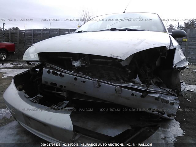 1FAFP34NX7W208106 - 2007 FORD FOCUS ZX4/S/SE/SES 银色 照片 6