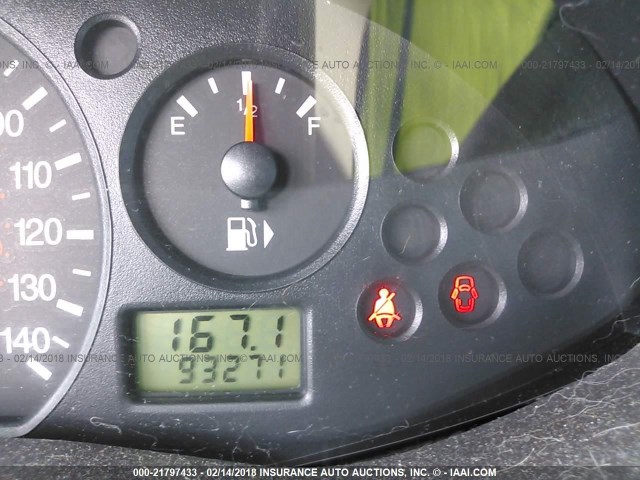 1FAFP34NX7W208106 - 2007 FORD FOCUS ZX4/S/SE/SES 银色 照片 7