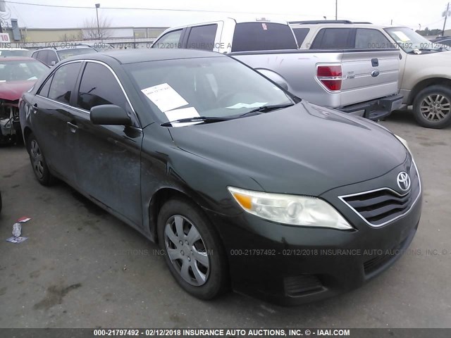 4T4BF3EK2BR143354 - 2011 TOYOTA CAMRY SE/LE/XLE GREEN photo 1