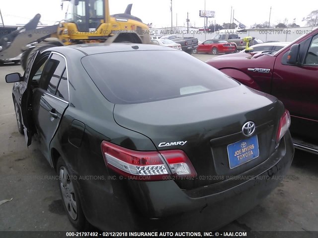 4T4BF3EK2BR143354 - 2011 TOYOTA CAMRY SE/LE/XLE GREEN photo 3