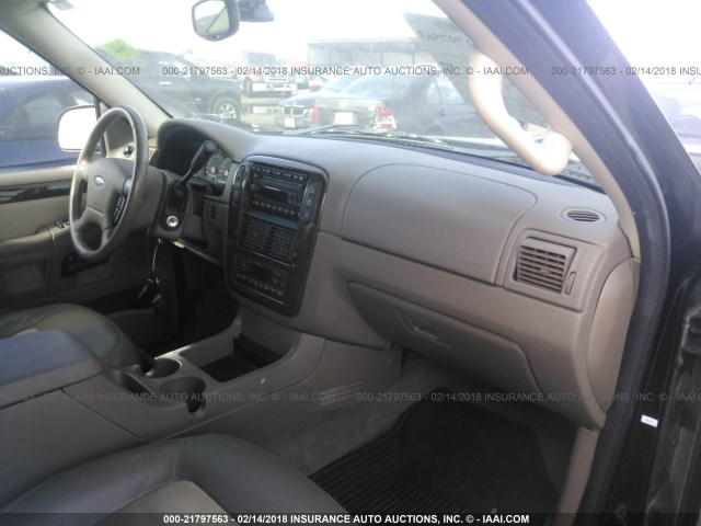 1FMZU74W64ZA28627 - 2004 FORD EXPLORER EDDIE BAUER BLACK photo 5