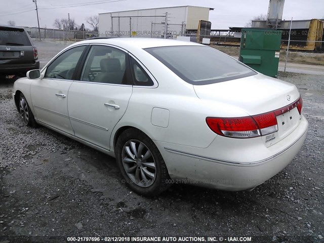 KMHFC46F16A058749 - 2006 HYUNDAI AZERA SE/LIMITED WHITE photo 3