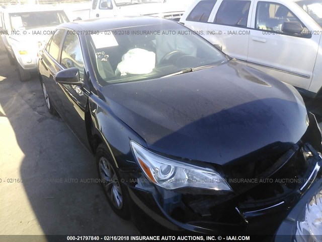4T1BF1FK7GU147808 - 2016 TOYOTA CAMRY LE/XLE/SE/XSE Noir photo 1