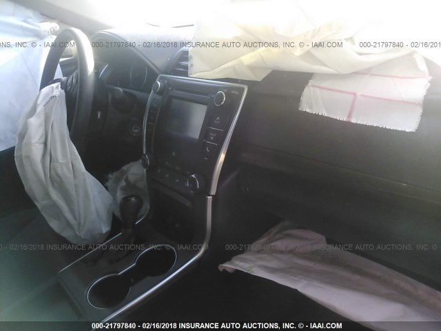 4T1BF1FK7GU147808 - 2016 TOYOTA CAMRY LE/XLE/SE/XSE Noir photo 5