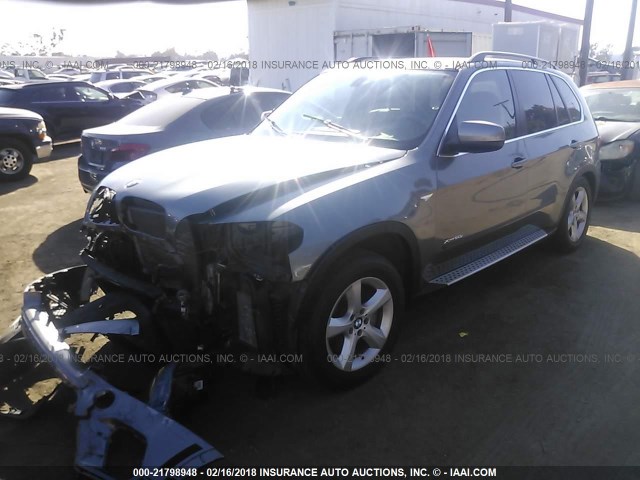 5UXZV8C55BL420691 - 2011 BMW X5 XDRIVE50I GRAY photo 2