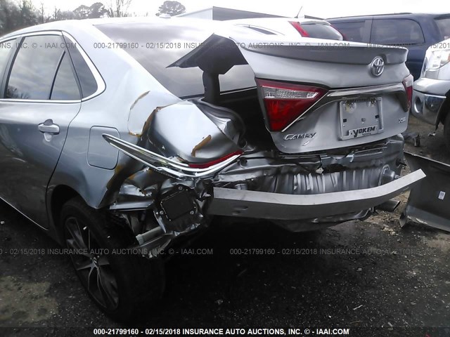4T1BF1FK2HU765054 - 2017 TOYOTA CAMRY LE/XLE/SE/XSE SILVER photo 6