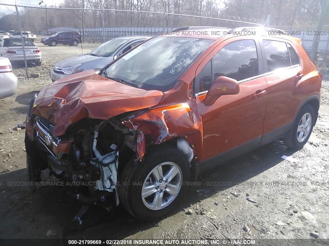 KL7CJLSB4FB065549 - 2015 CHEVROLET TRAX 1LT ORANGE photo 2