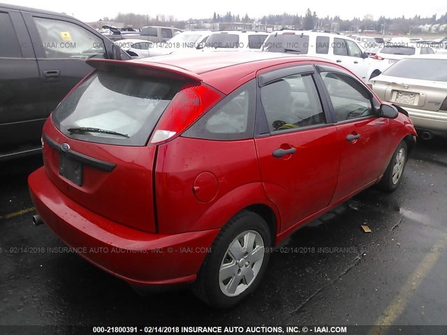 1FAFP37N17W117561 - 2007 FORD FOCUS ZX5/S/SE/SES 红色 照片 4