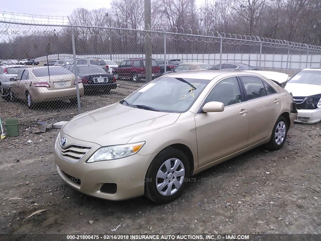 4T1BF3EK2BU680106 - 2011 TOYOTA CAMRY SE/LE/XLE GOLD photo 2