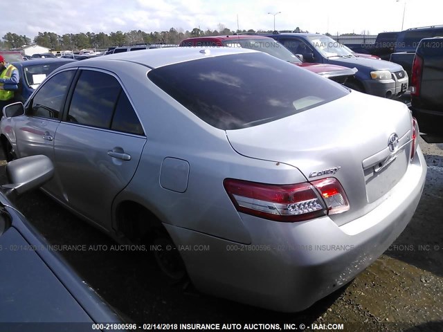 4T1BF3EK9BU758820 - 2011 TOYOTA CAMRY SE/LE/XLE SILVER photo 3