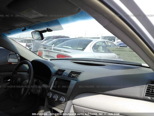 4T1BF3EK9BU758820 - 2011 TOYOTA CAMRY SE/LE/XLE SILVER photo 5