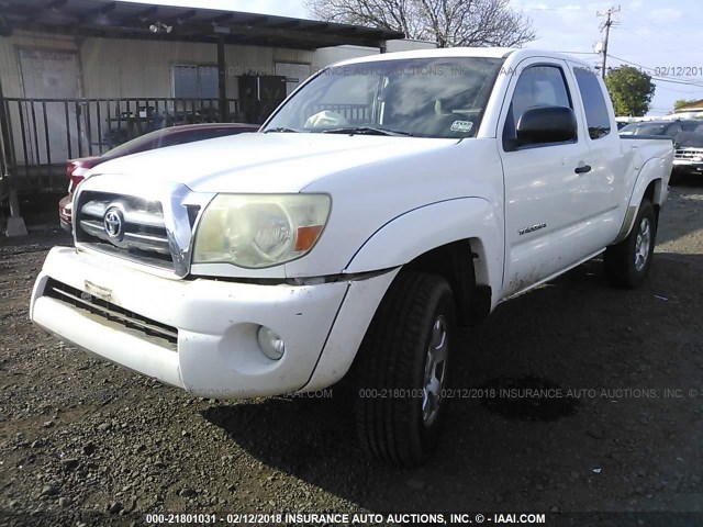 5TETU62N95Z056832 - 2005 TOYOTA TACOMA PRERUNNER ACCESS CAB WHITE photo 2