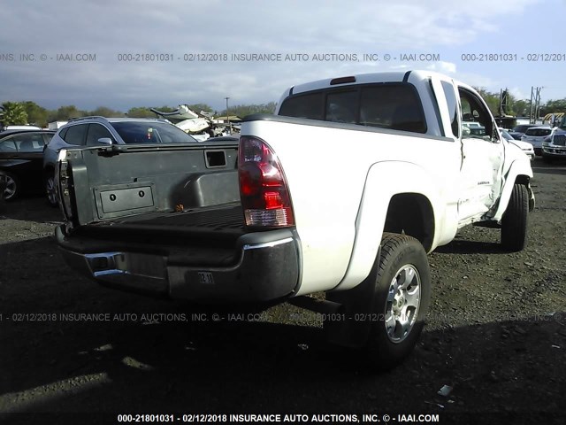 5TETU62N95Z056832 - 2005 TOYOTA TACOMA PRERUNNER ACCESS CAB WHITE photo 4