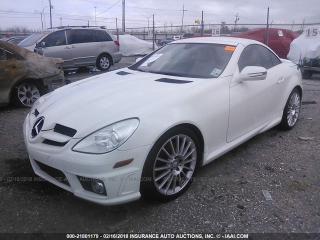 WDBWK5EA3AF229398 - 2010 MERCEDES-BENZ SLK 300 WHITE photo 6