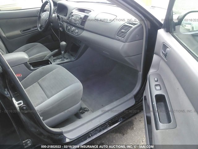 4T1BE32K86U132141 - 2006 TOYOTA CAMRY LE/XLE/SE შავი ფოტო 5