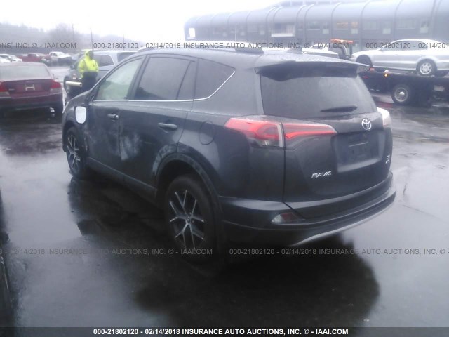 2T3JFREV6GW456134 - 2016 TOYOTA RAV4 SE GRAY photo 3