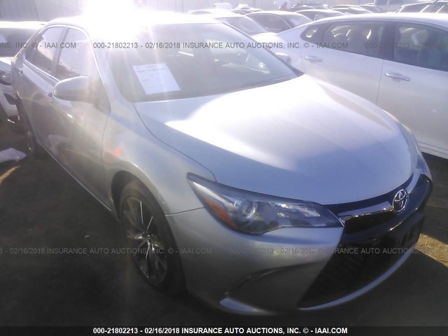 4T1BF1FK0GU247457 - 2016 TOYOTA CAMRY LE/XLE/SE/XSE SILVER photo 1