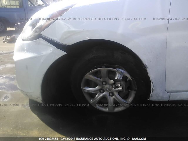 KMHCT4AE3DU480003 - 2013 HYUNDAI ACCENT GLS/GS WHITE photo 6