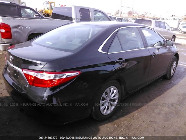 4T4BF1FK9GR584196 - 2016 TOYOTA CAMRY LE/XLE/SE/XSE შავი ფოტო 4