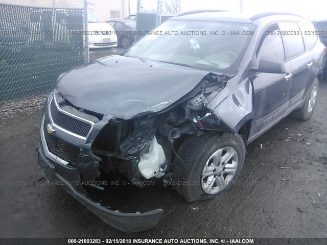 1GNLVEEDXAJ245124 - 2010 CHEVROLET TRAVERSE LS GRAY photo 6