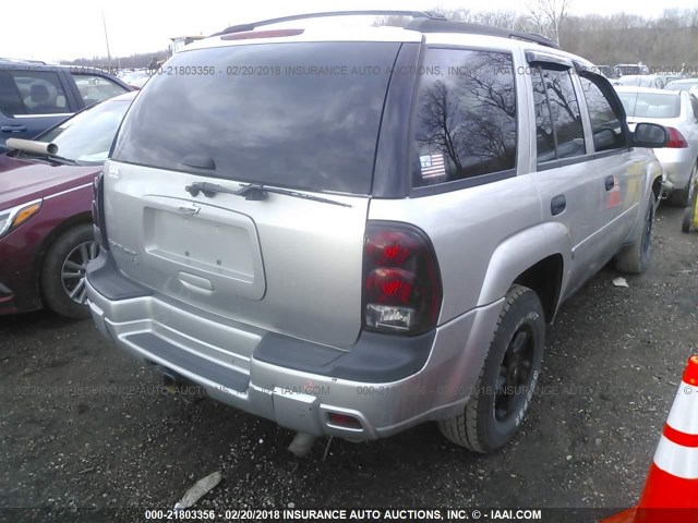 1GNDT13S862142743 - 2006 CHEVROLET TRAILBLAZER LS/LT SILVER photo 4