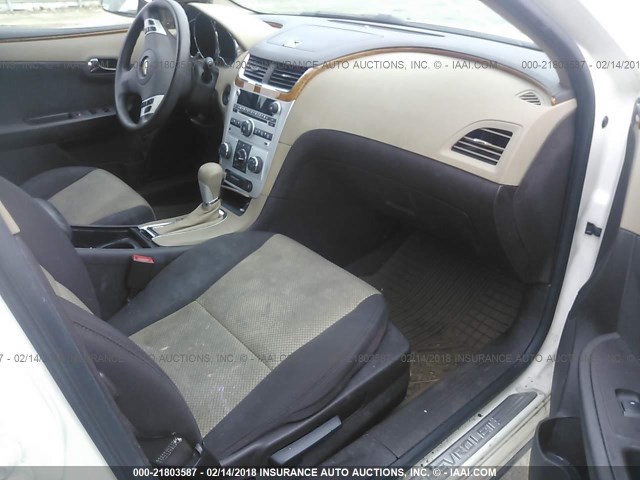 1G1ZC5E09CF318987 - 2012 CHEVROLET MALIBU 1LT 白色 照片 5