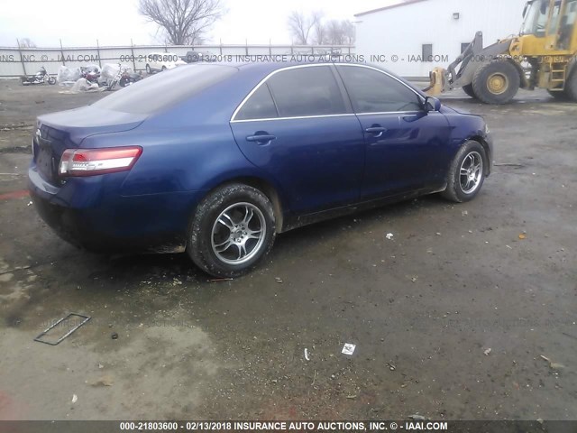 4T1BF3EK8BU686184 - 2011 TOYOTA CAMRY SE/LE/XLE BLUE photo 4