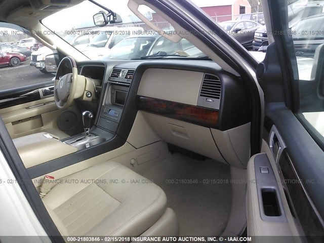 5LMFU28516LJ29911 - 2006 LINCOLN NAVIGATOR WHITE photo 5