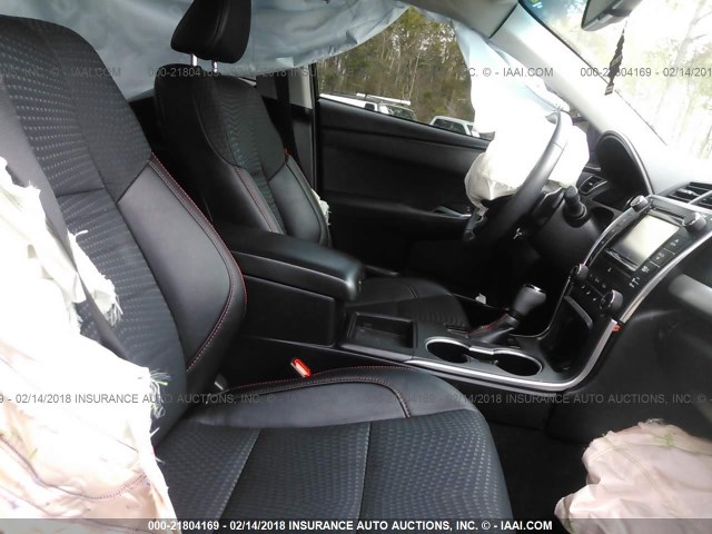 4T1BF1FK6FU988789 - 2015 TOYOTA CAMRY LE/XLE/SE/XSE BLACK photo 5
