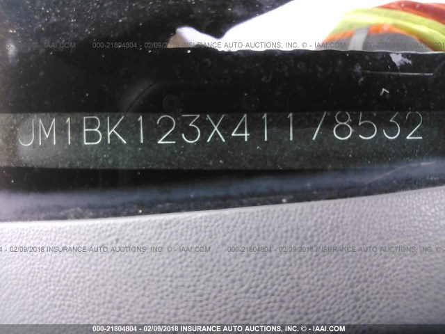 JM1BK123X41178532 - 2004 MAZDA 3 S GRAY photo 9