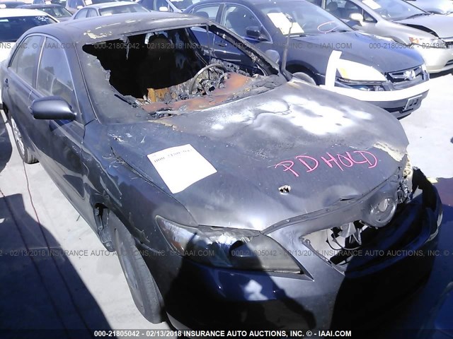 4T4BE46K28R042623 - 2008 TOYOTA CAMRY CE/LE/XLE/SE GRAY photo 1