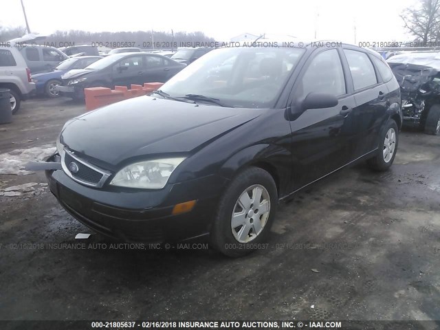 1FAHP37N97W323459 - 2007 FORD FOCUS ZX5/S/SE/SES 黑色 照片 2