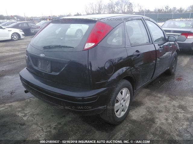 1FAHP37N97W323459 - 2007 FORD FOCUS ZX5/S/SE/SES BLACK photo 4