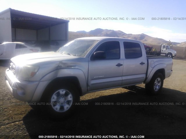 3TMLU42N16M004453 - 2006 TOYOTA TACOMA DOUBLE CAB ვერცხლისფერი ფოტო 2
