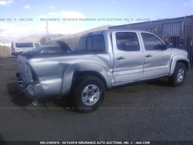 3TMLU42N16M004453 - 2006 TOYOTA TACOMA DOUBLE CAB ვერცხლისფერი ფოტო 4