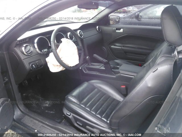 1ZVHT82H985118409 - 2008 FORD MUSTANG GT GRAY photo 5