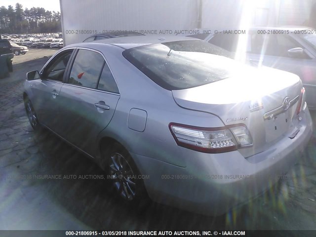 4T1BB3EK4BU140073 - 2011 TOYOTA CAMRY HYBRID SILVER photo 3