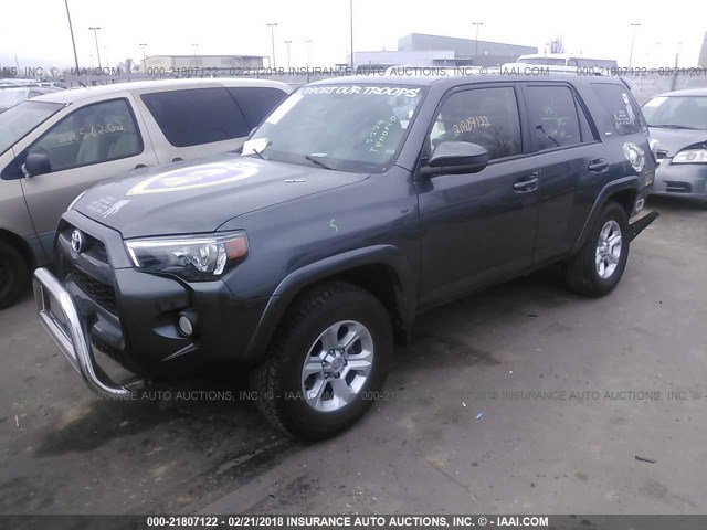 JTEBU5JR3H5406825 - 2017 TOYOTA 4RUNNER SR5 PREM/LTDL/TRAIL/TRD GRAY photo 2