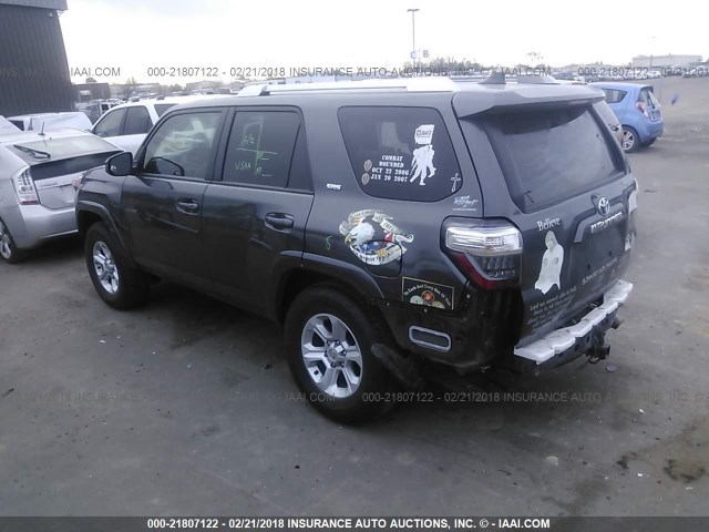 JTEBU5JR3H5406825 - 2017 TOYOTA 4RUNNER SR5 PREM/LTDL/TRAIL/TRD GRAY photo 3