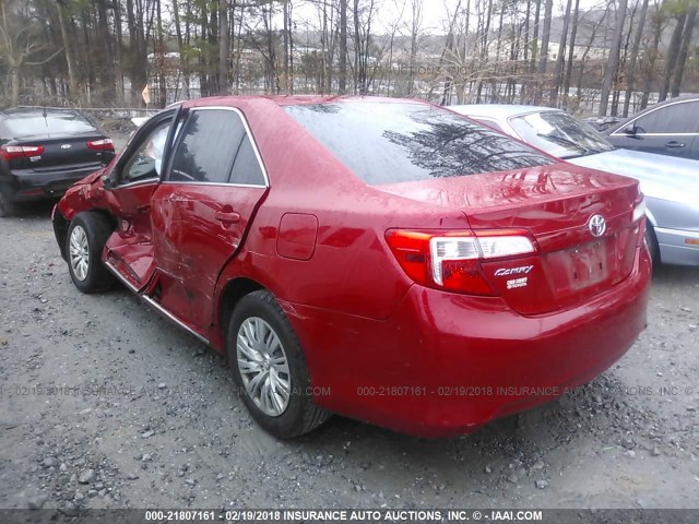 4T1BF1FK3CU538318 - 2012 TOYOTA CAMRY SE/LE/XLE RED photo 3